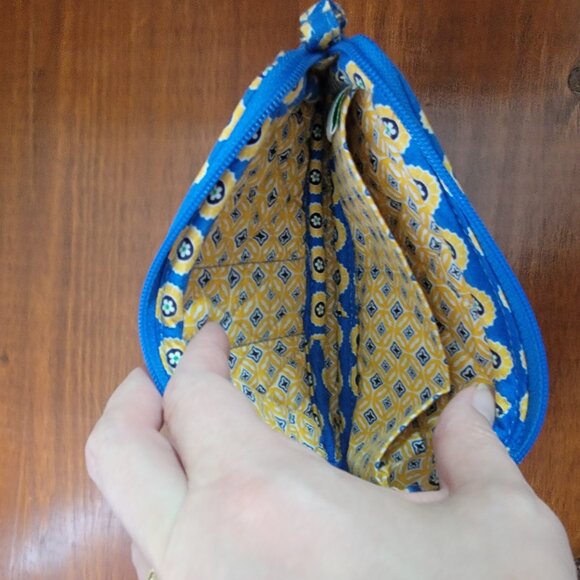 Vera Bradley Rivera Blue Zip Closing/Wristlet /Carryall Holder/ Wristlet. - Picture 8 of 14